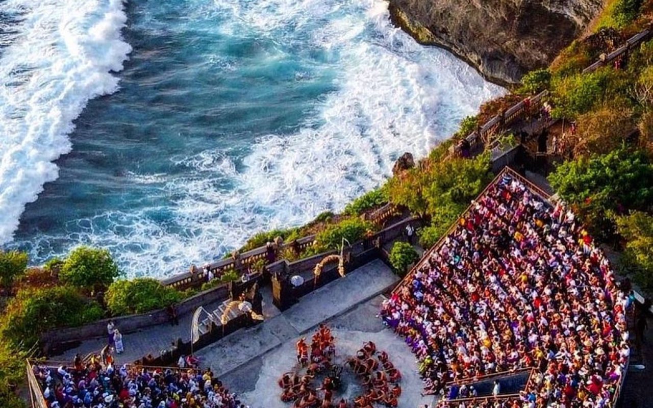 Uluwatu Sunset and Kecak Dance Tour 2